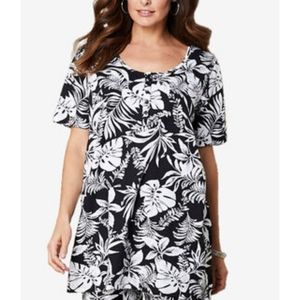 Roamans floral top banana leaf tee shirt printed Henley black white size 22/24